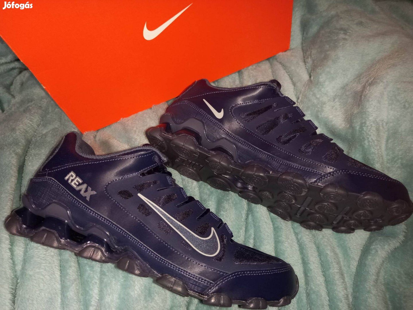 Új 44-es Nike fekete férfi cipő, átmeneti szabadidő cipő, sportc