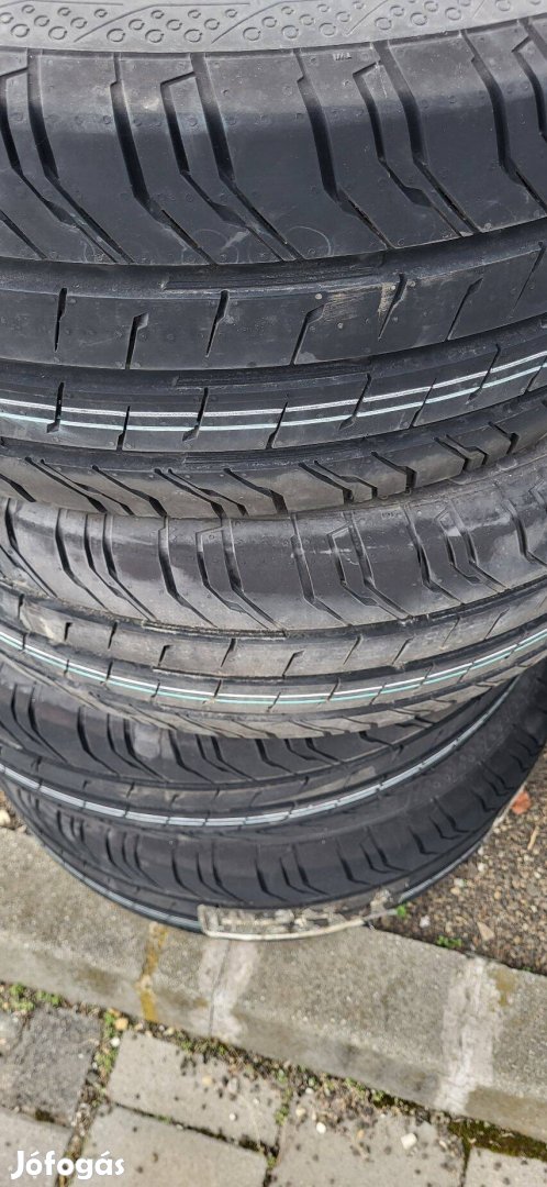 Új 4 darab Continental 235/60 R17 C teherautó nyári gumi olcsón