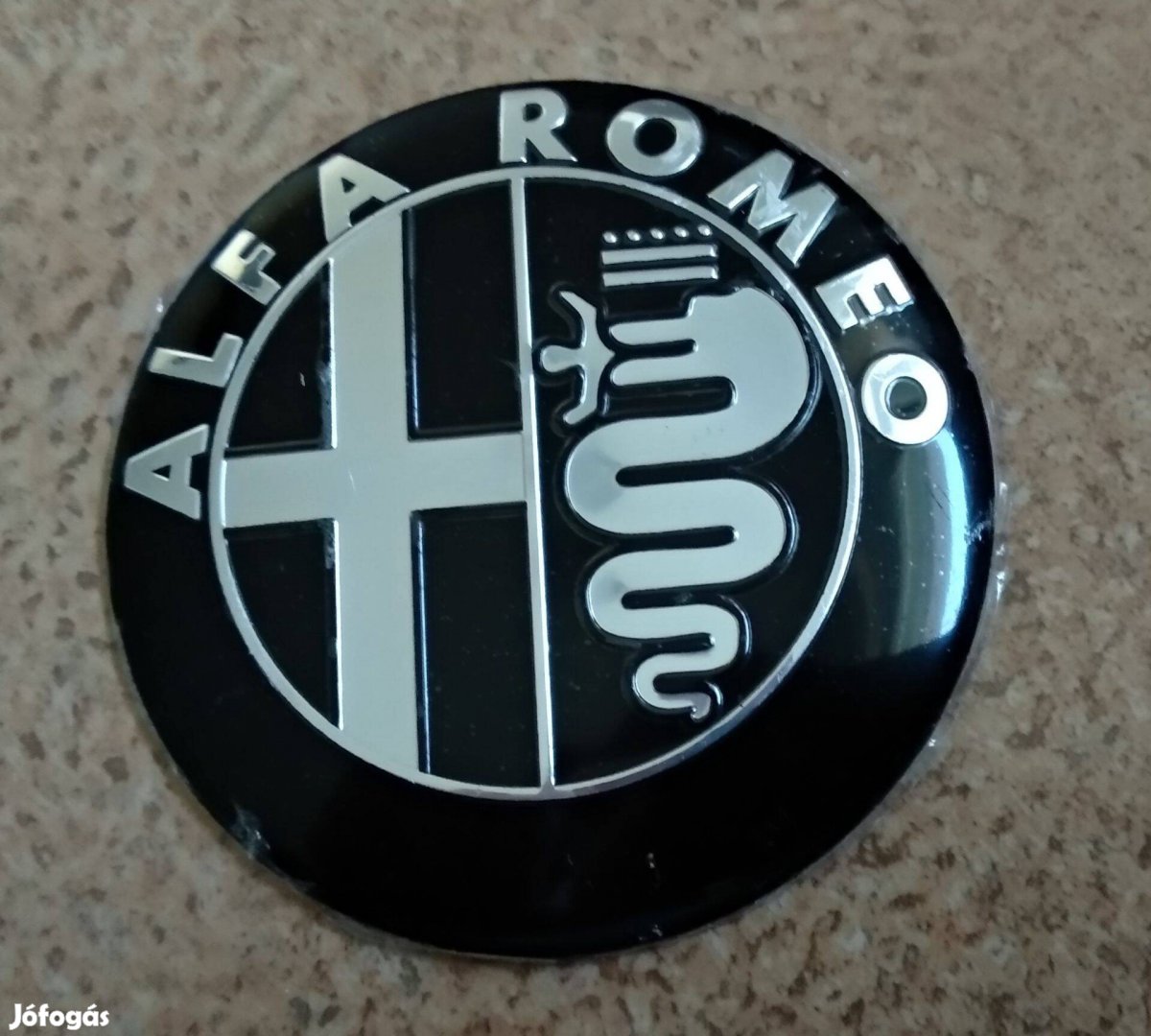 Új 74 mm-es Alfa Romeo embléma (logó, jel) többféle színben
