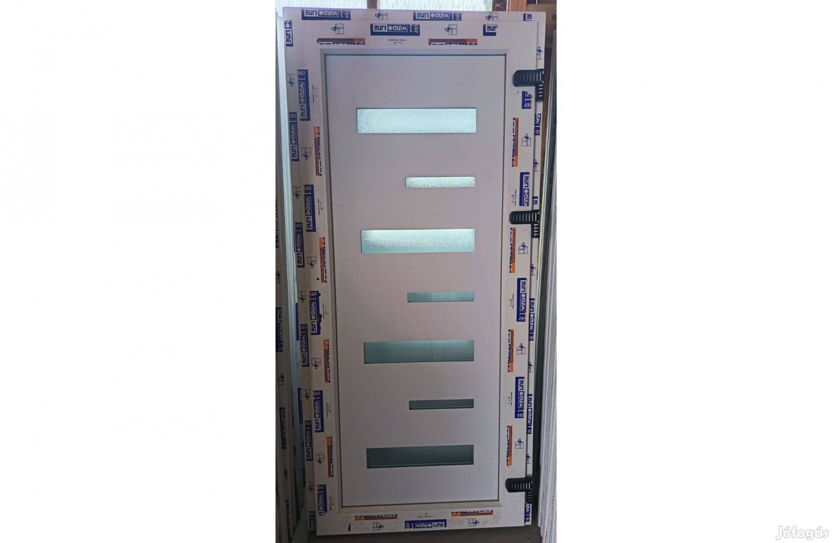 Új 95 x 205 műanyag bejárati ajtók!