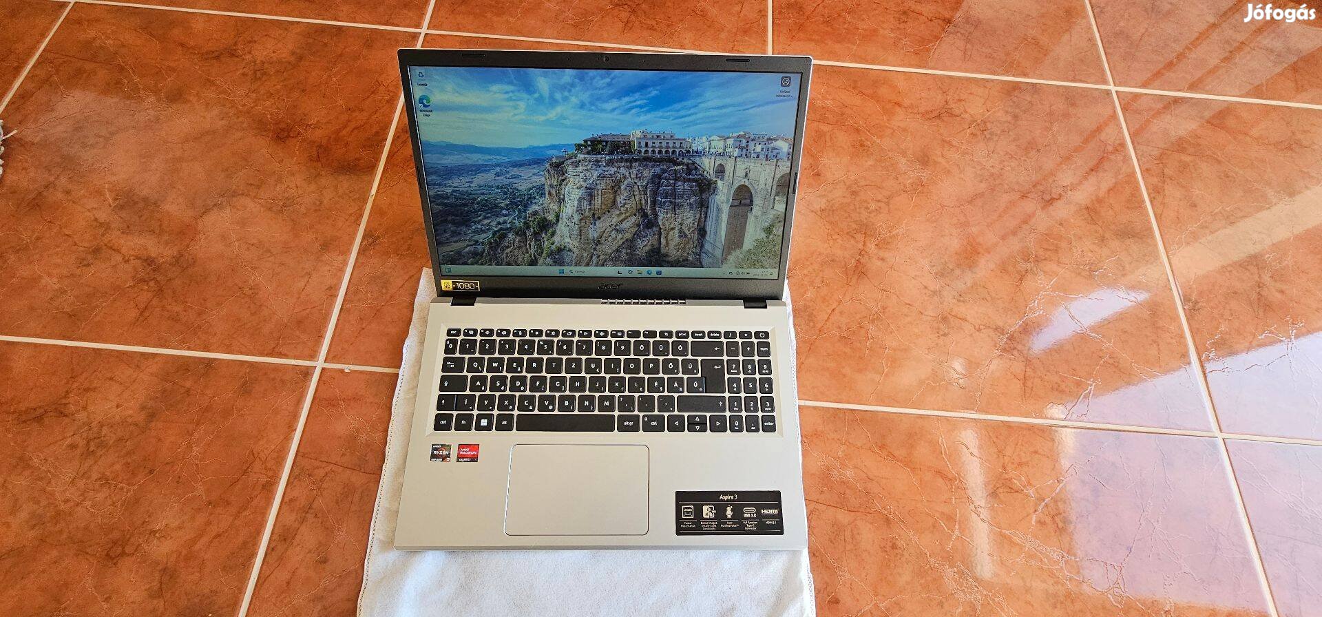 Új Acer Aspire 3 A315-24P-R77W laptop Windows 11 operációs rendszerrel