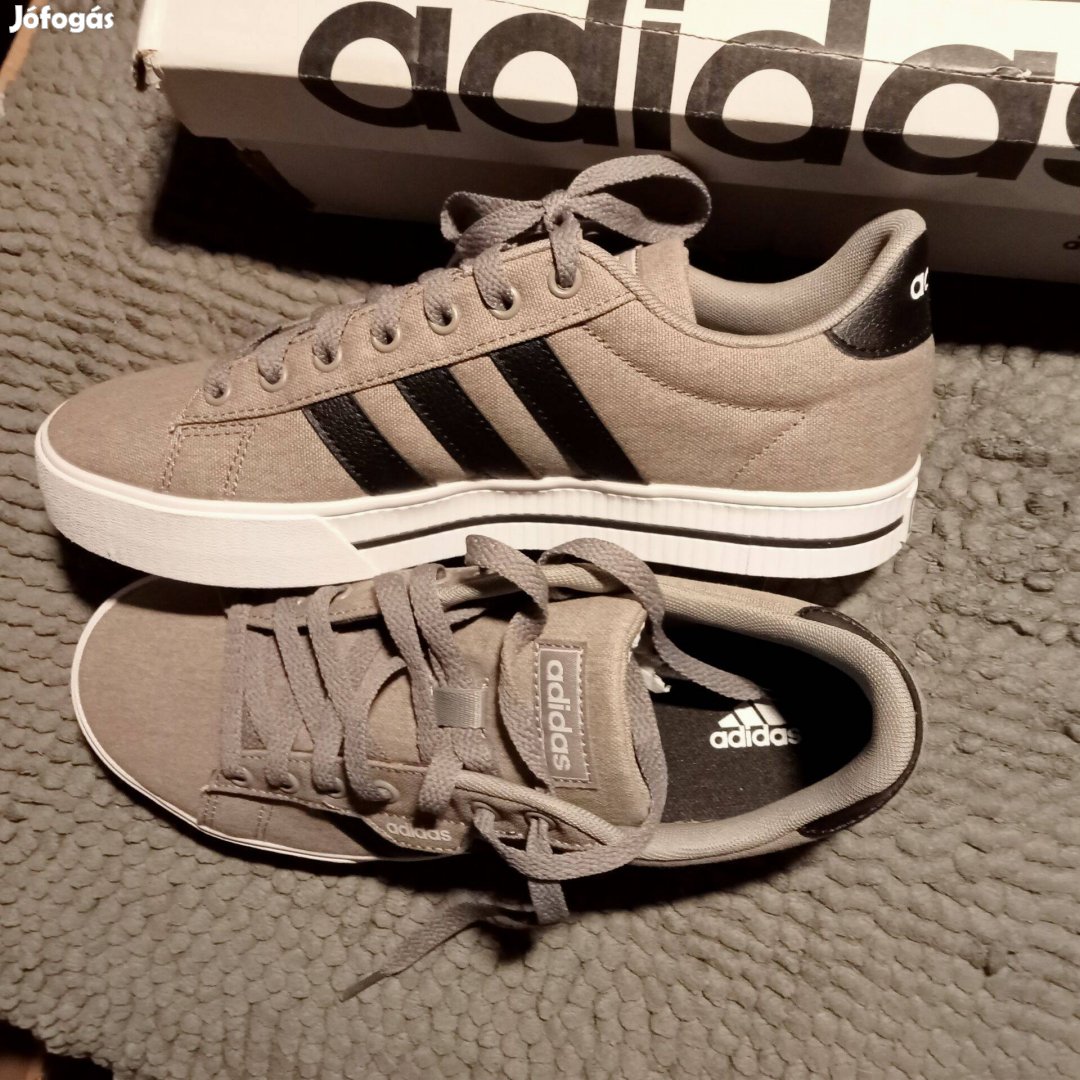 Új Adidas 40 23 Szürke sportcipő