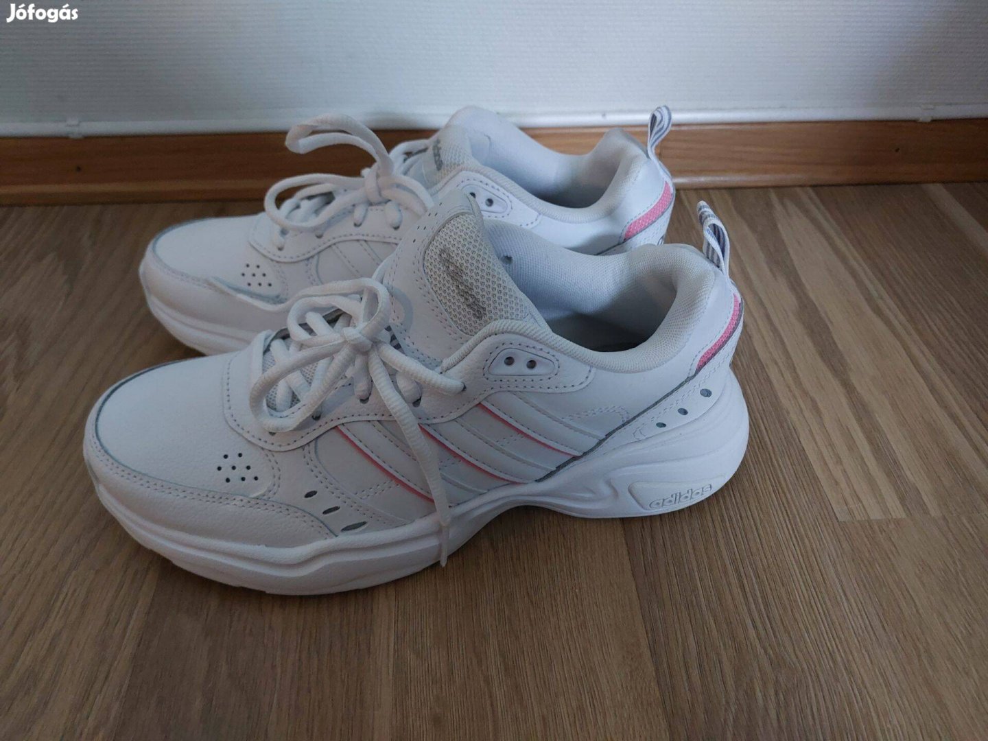 Új Adidas 40-es