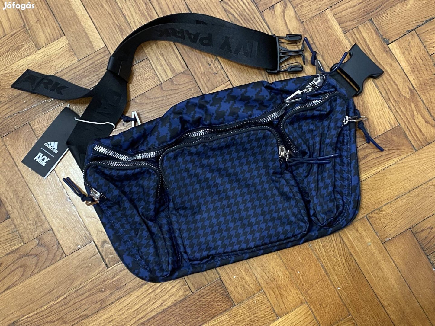 Új Adidas Ivy Park Limited Edition cross body bag hátizsák övtáska