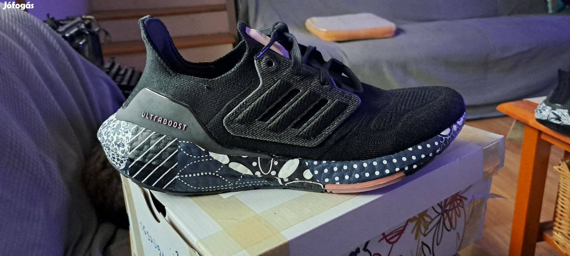 Új Adidas Ultraboost egyedi cipő