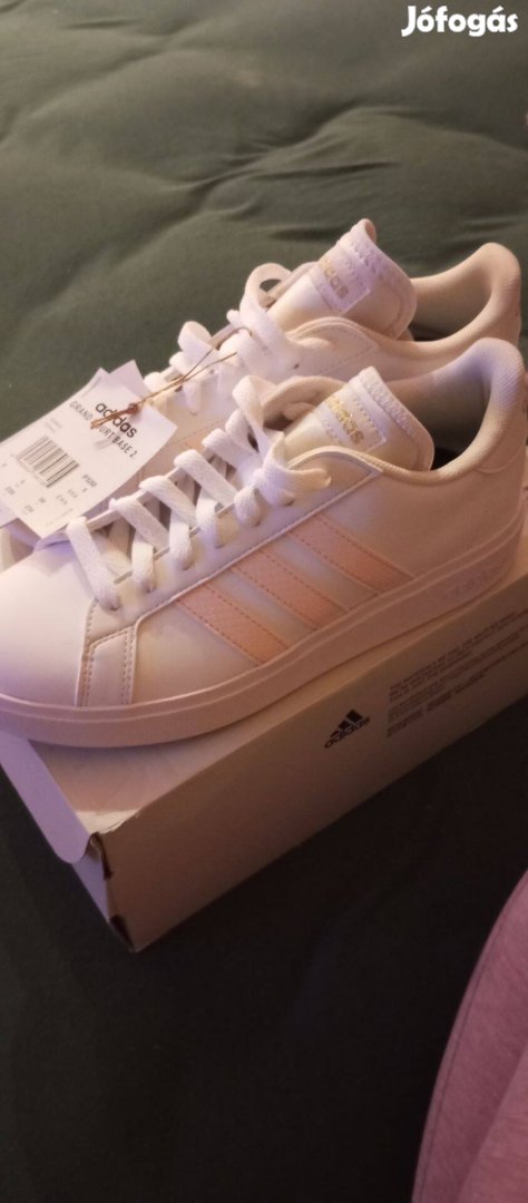 Új Adidas cipő 38