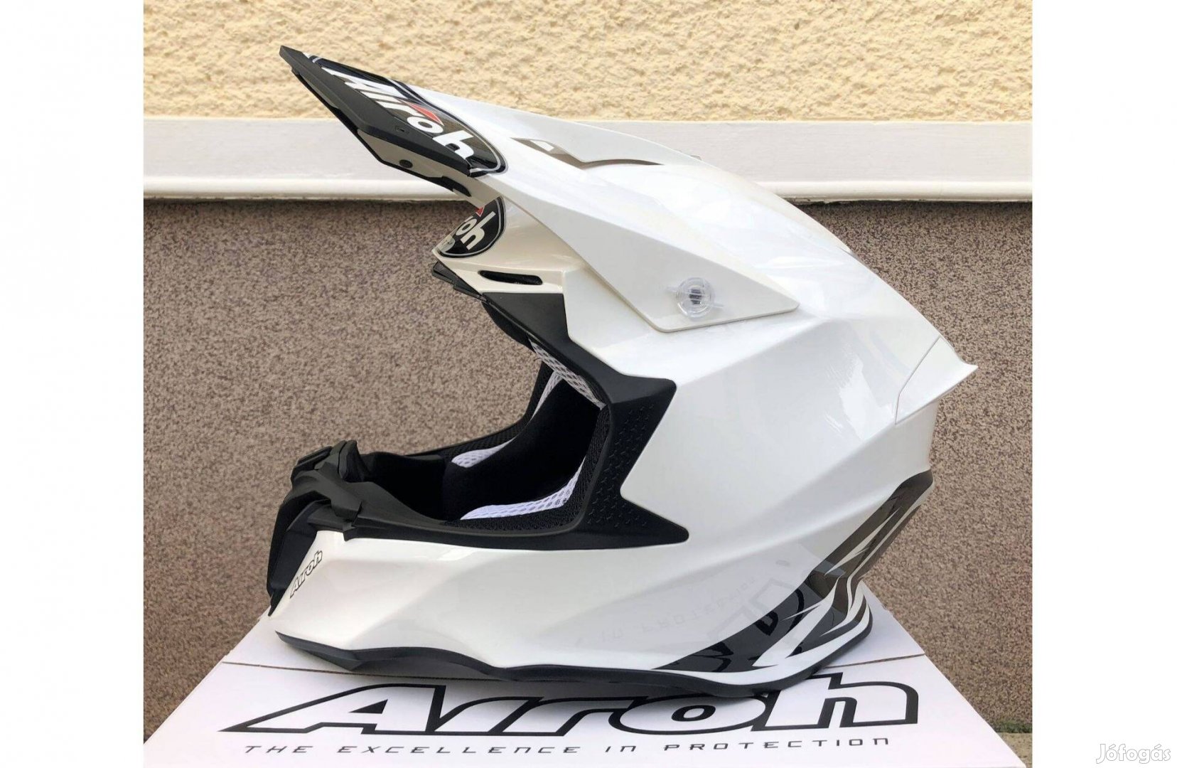 Új Airoh Twist 2.0 fehér MX, motocross, cross sisak, bukósisak (M)