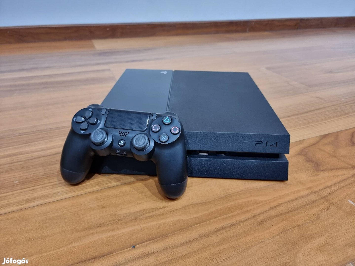 Új Állapotú PS4 + NFS Heat