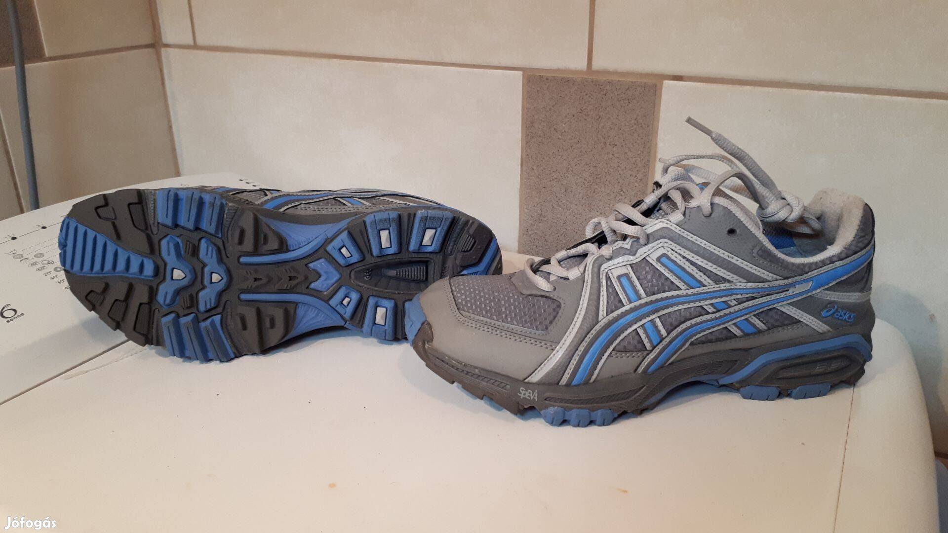 Új Asics 38-as cipő gél talp