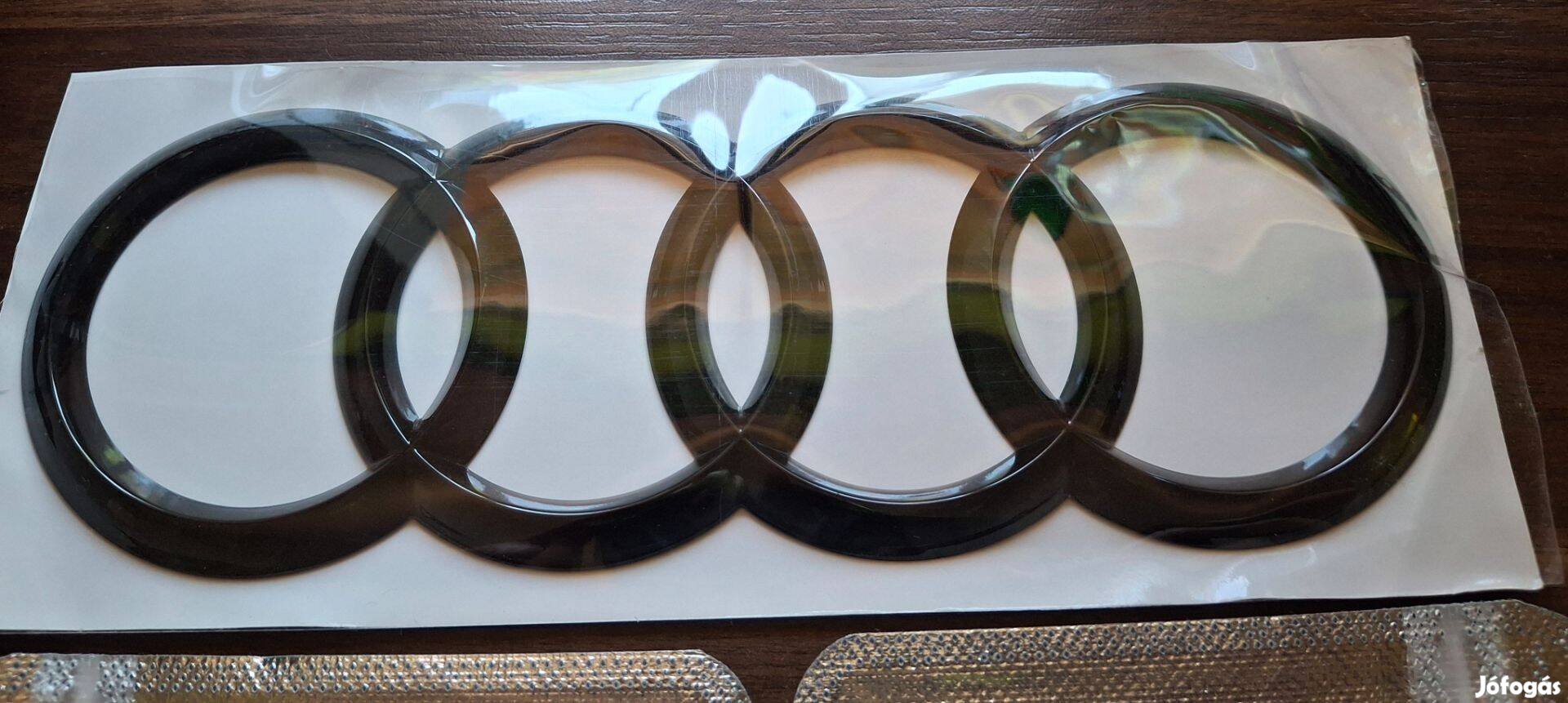 Új Audi embléma és 2DB oldalsó logó