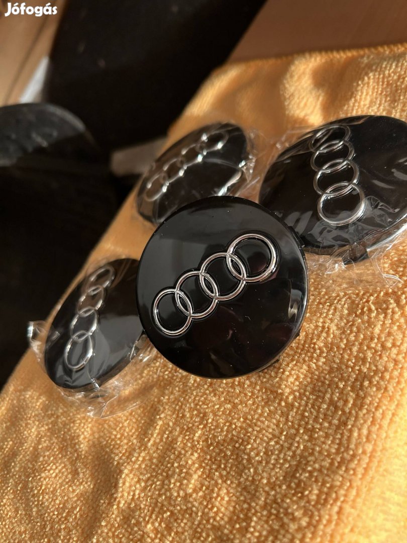 Új Audi felni kupak közép 60mm fekete
