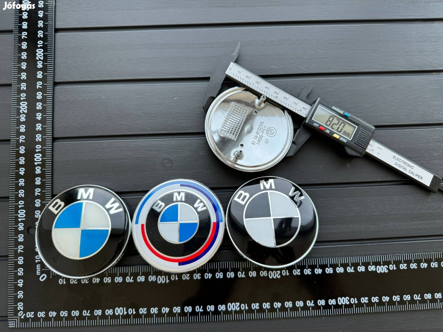 Új BMW 82mm Motorház Gépház Géptető Csomagtartó Kiegészítő Embléma jel