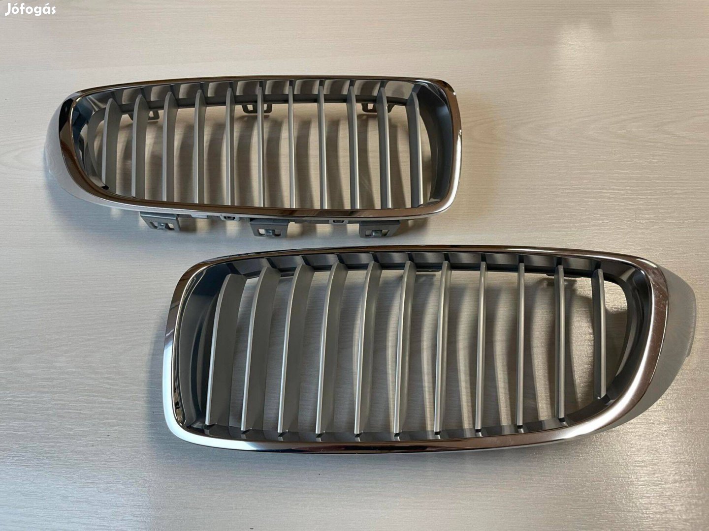 Új BMW F32 F33 F36 F82 F83 F80 (4-es coupe) vese króm/Titan 11pálcás