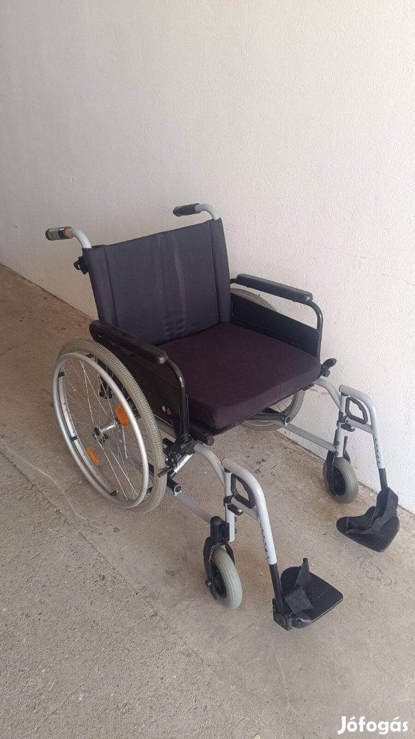 Új B+B Pyro Light XL tolókocsi kerekesszék 56cm - 18