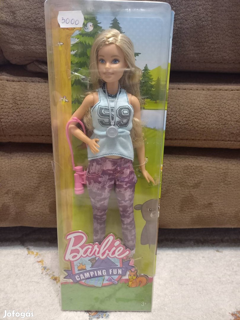 Új Barbie kempingező baba