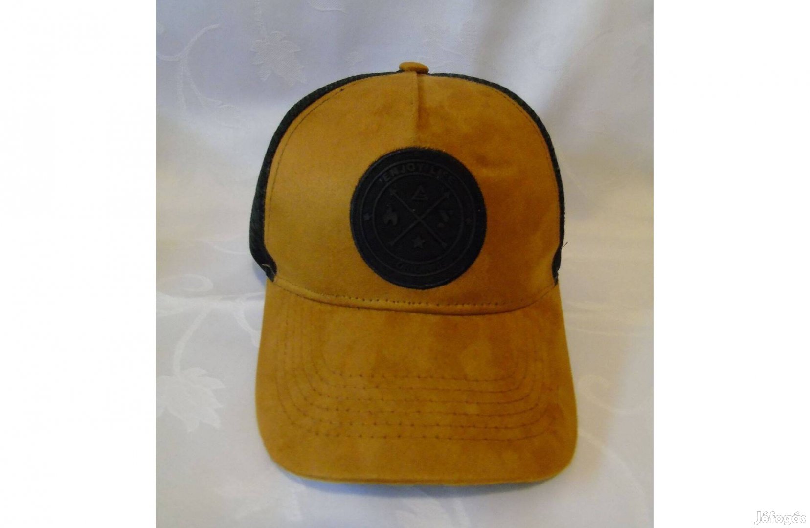 Új Barna színű velúr hálós baseball sapka