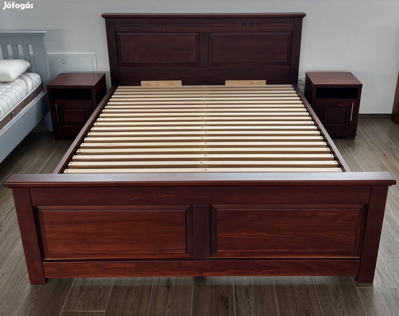 Új Best Dream bükk keményfa ágykeret ágyráccsal, éjjeli szekrénnyel