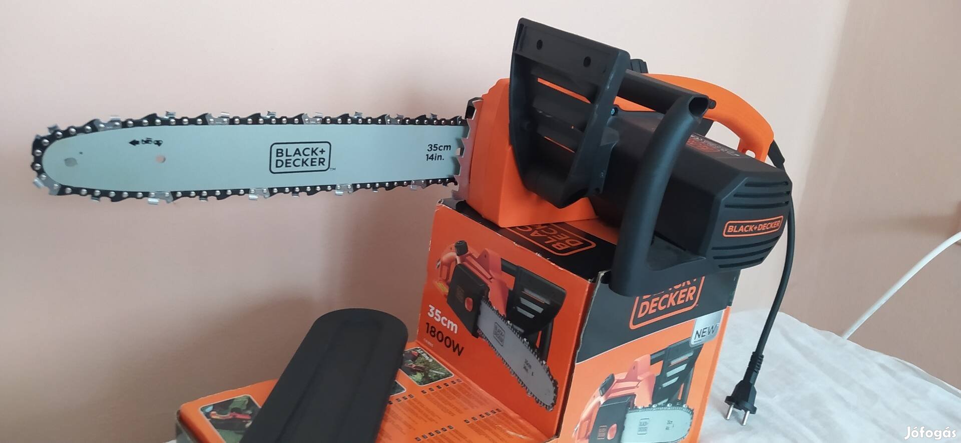 Új Black & Decker 1800 W elektromos láncfűrész  + ajándék 