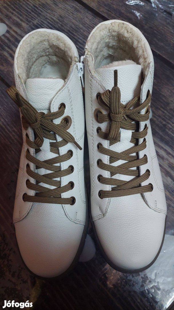 Új Bőr 41-es női szőrmés bakancs