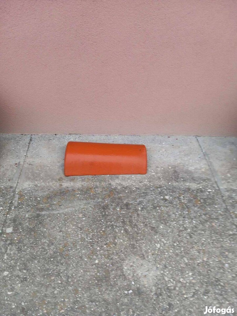 Új Bramac beton kúpcserép és kezdő kúp