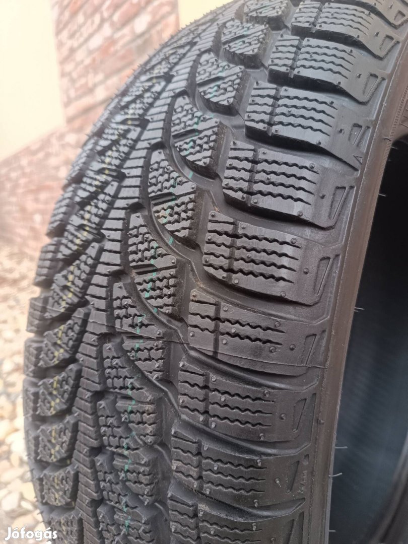 Új Bridgestone 225/65 R17 Téli gumi (2db)