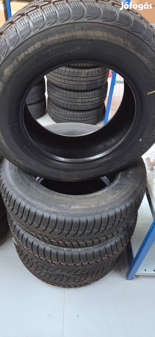 Új Bridgestone Blizzak 245/65 R17 téligumi szett