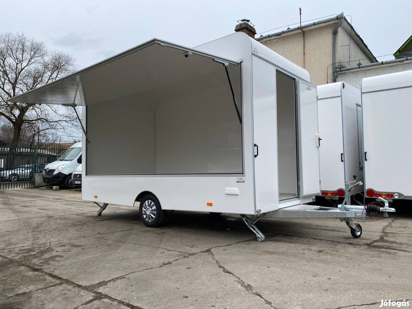 Új Büfékocsi Food Truck Mozgóbolt Salesvan 4,2x2,2m 1,3t
