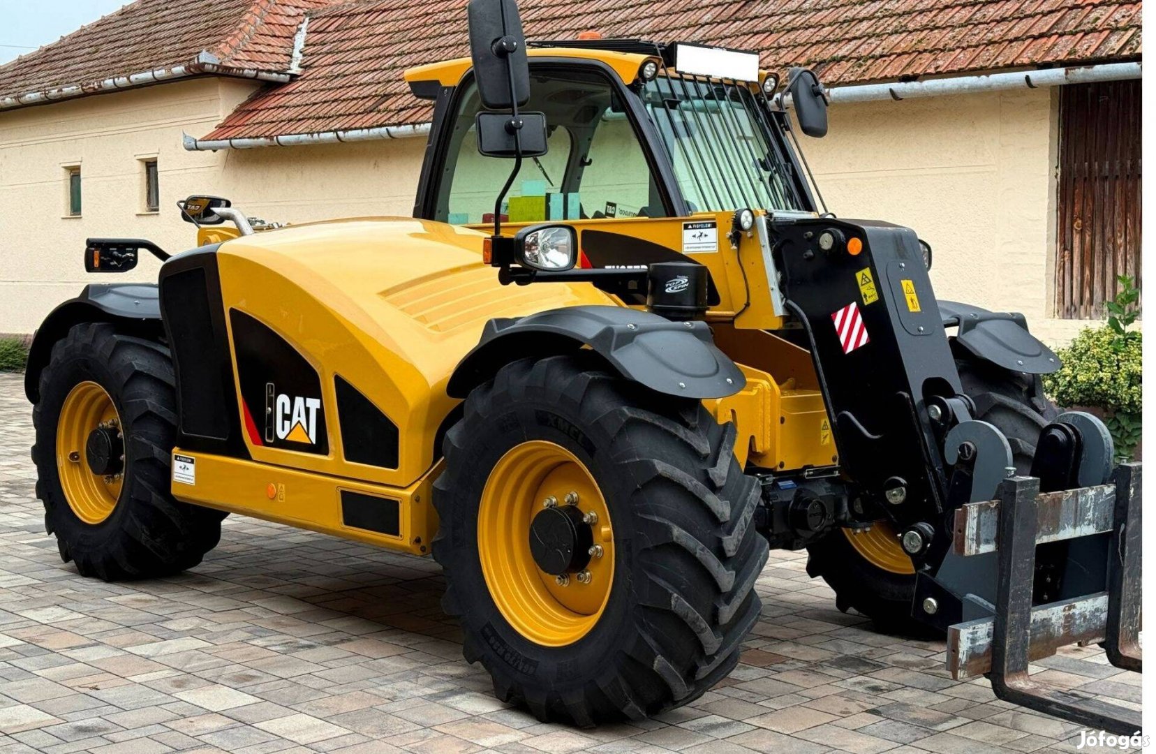 Új CAT Caterpillar TH357D teleszkópos rakodógép