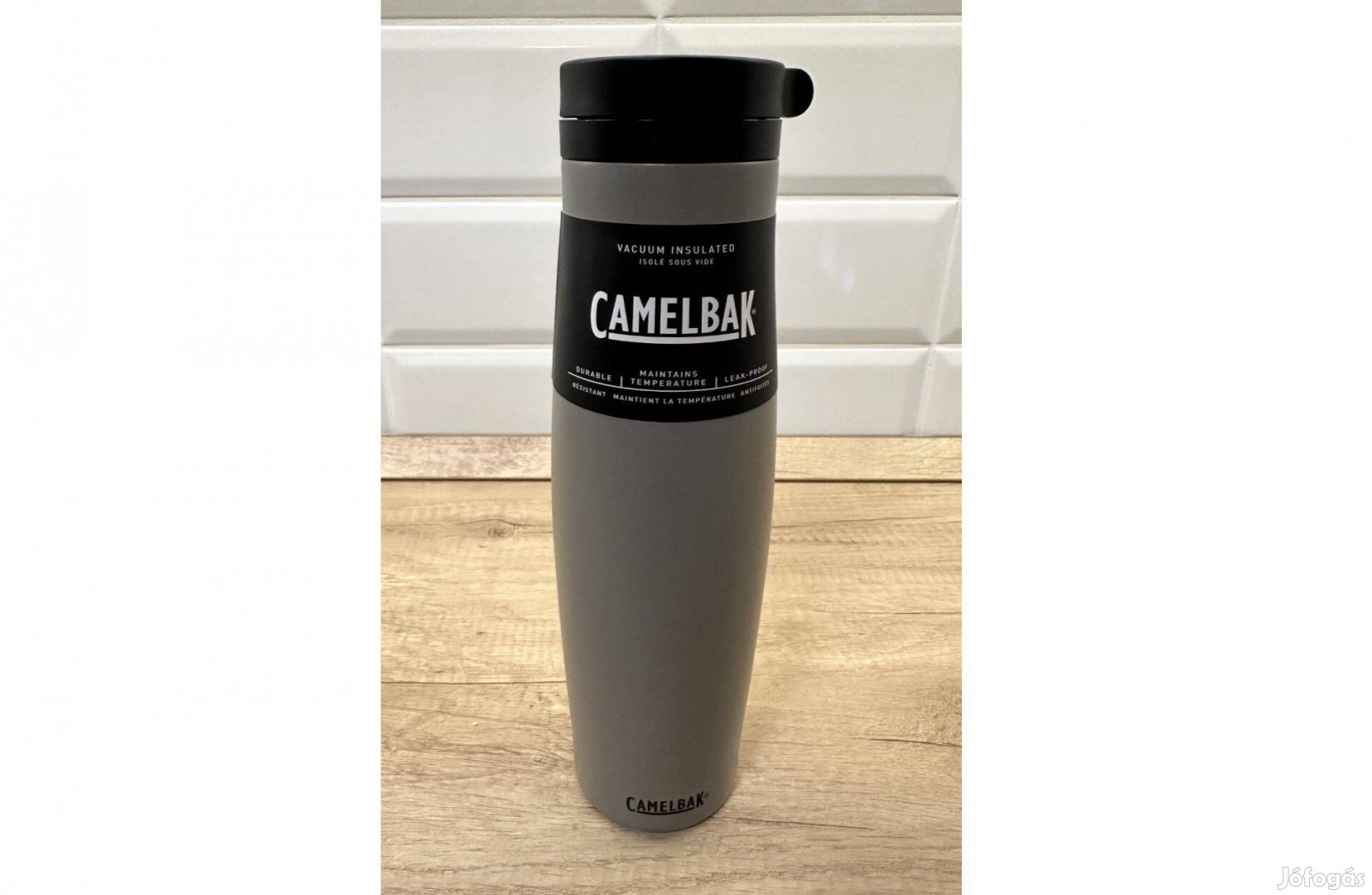 Új Camelbak szürke színű thermo ivókulacs, fém termosz (600 ml)