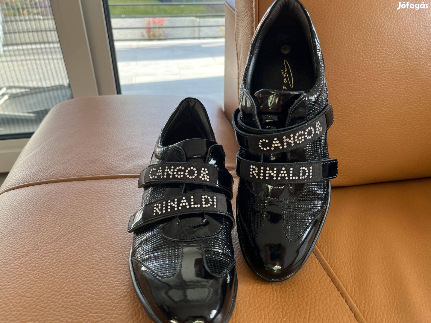 Új Cango Rinaldi női fekete lakk cipő 37 eladó postával - Új