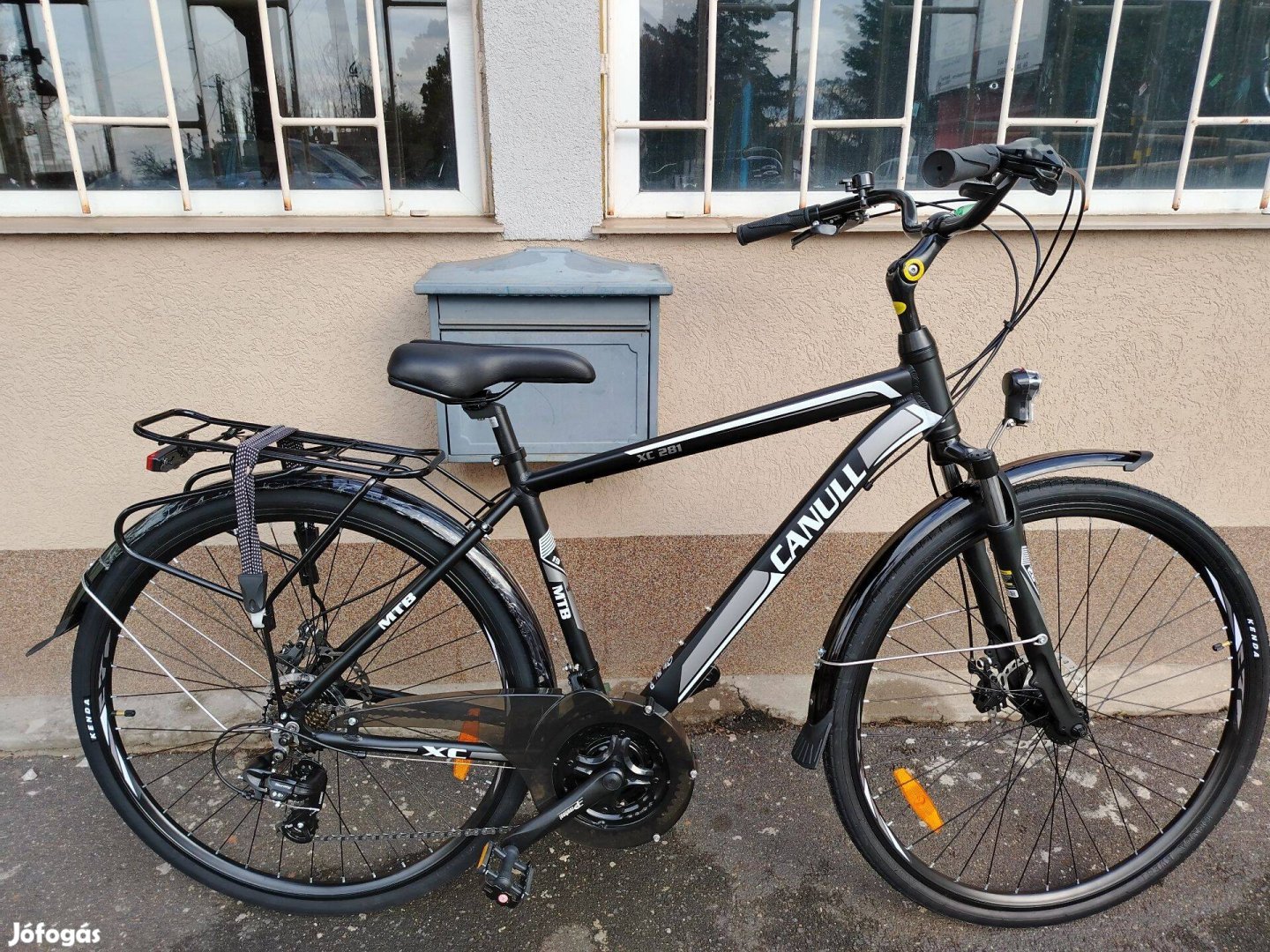 Új Canull XC281 Trekking 28" ffi aluvázas tárcsafékes kerékpár! (36)
