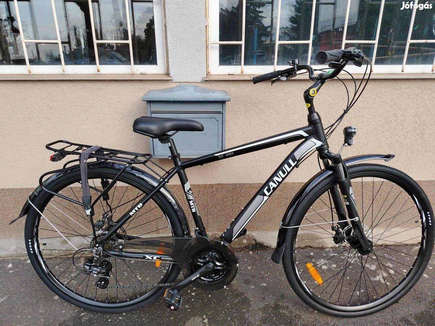 Új Canull XC281 Trekking 28" ffi aluvázas tárcsafékes kerékpár! (36)