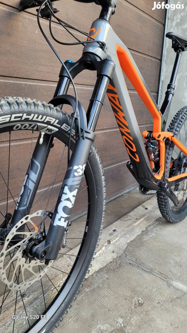 Új Carbon MTB Conway WME 7.9