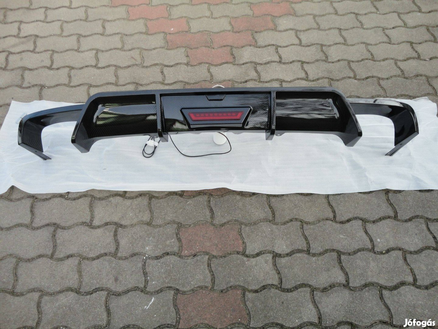 Új Carbon mintás ( led lámpás ) difuzor eladó