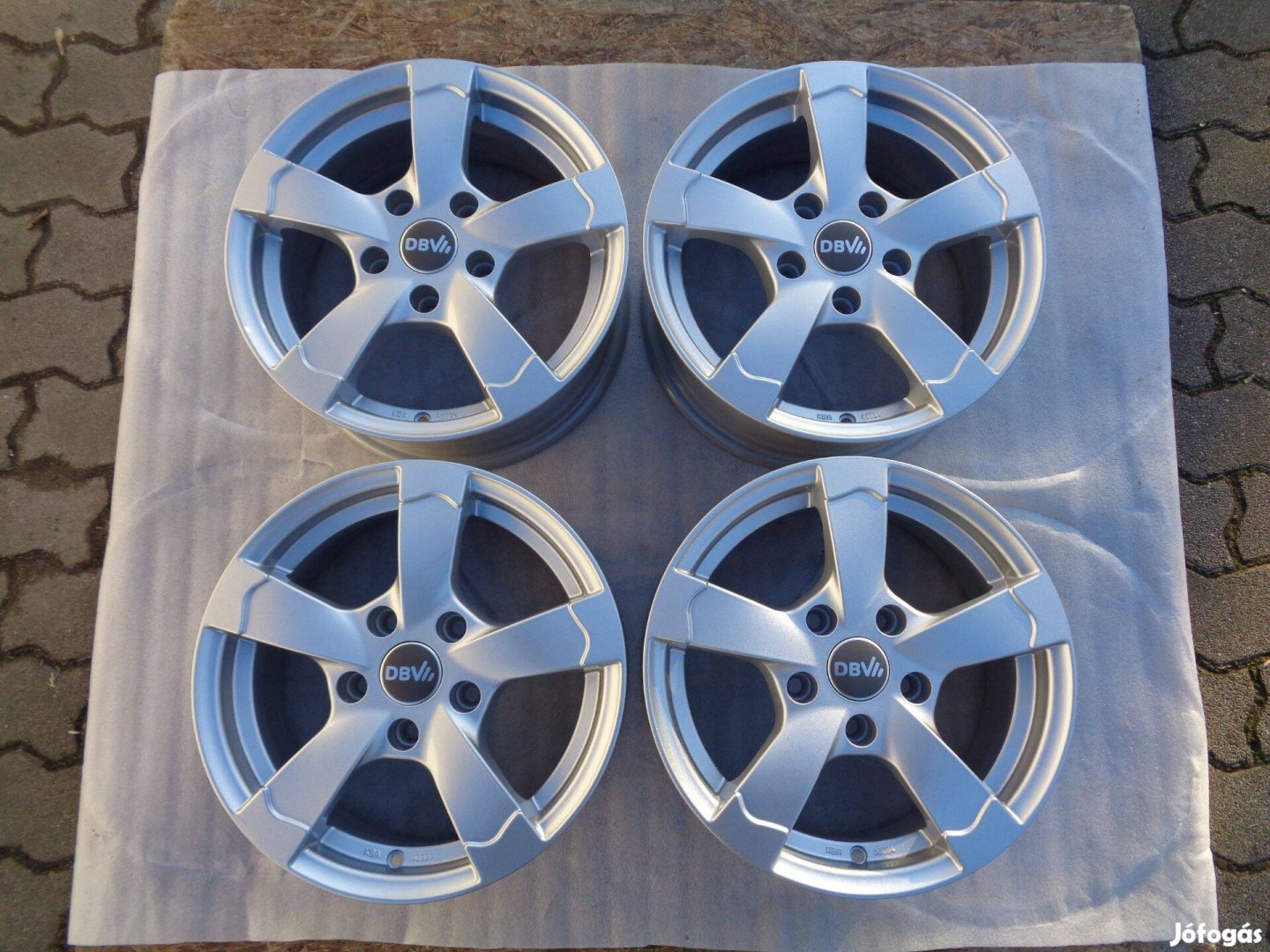 Új DBV Germany alufelni 15-ös, 5×114.3-as osztóval eladó