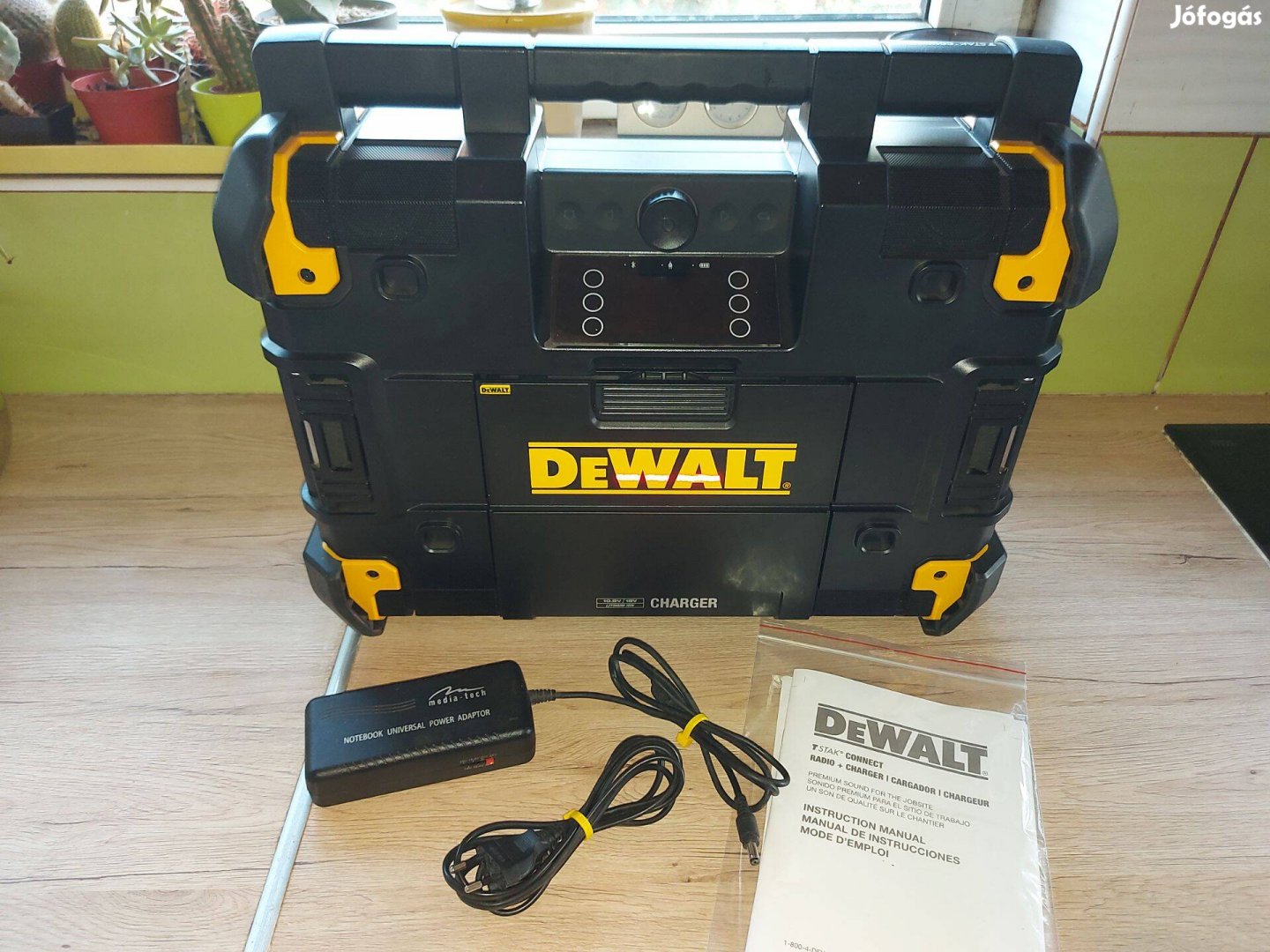 Új Dewalt Dwst1 Bluetooth Rádio Akku Töltő akkuval