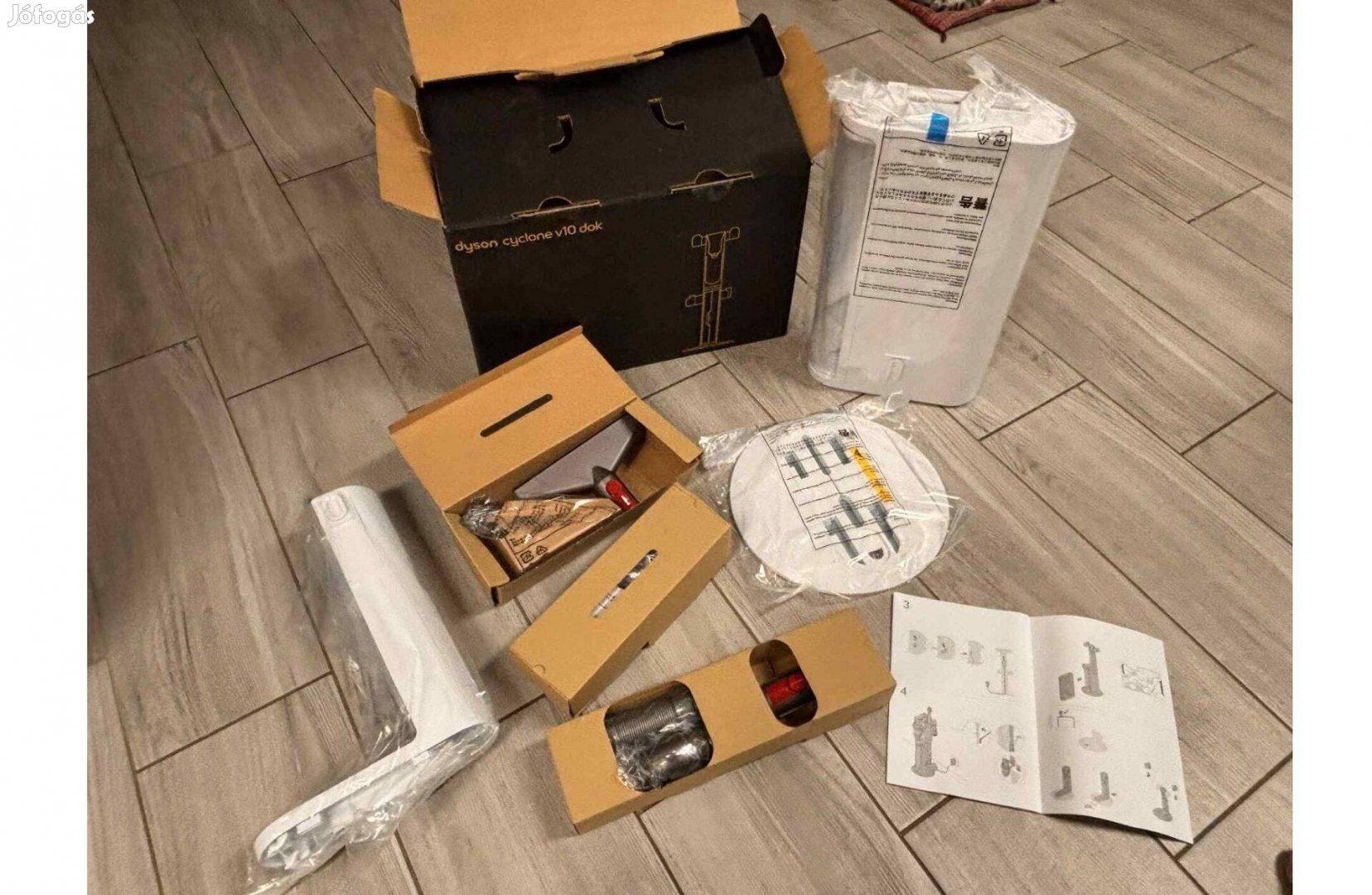 Új Dyson V10 Álló dokkoló porszívó és kiegészítő tartó