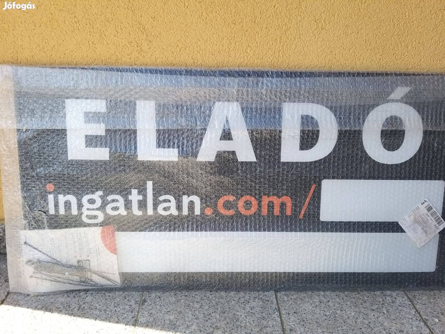 Új Eladó ingatlan.com hirdetőtábla