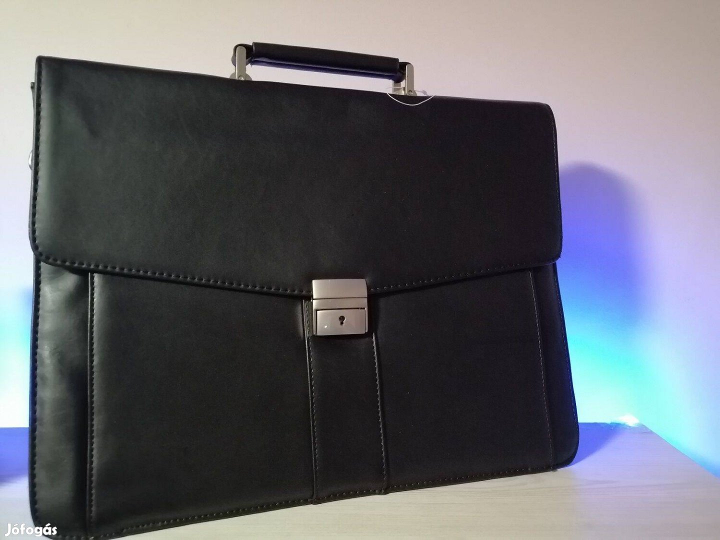 Új!Elegáns férfi aktatáska,kulccsal zárható (vállpántos)