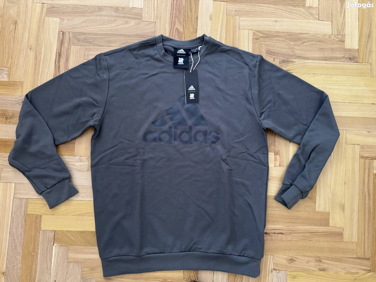 Új Eredeti Adidas undefeted férfi M pulóver DN8781