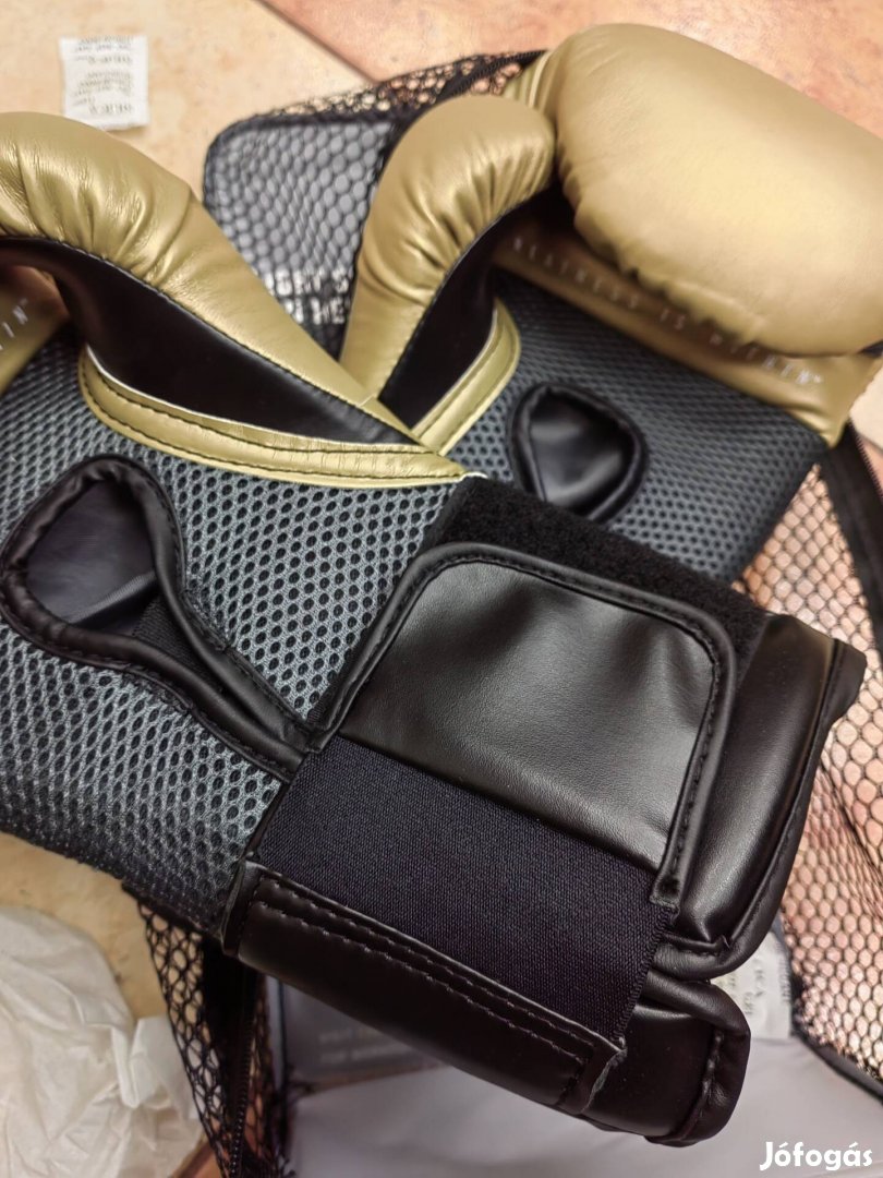 Új Everlast boxkesztyű, 14oz, Újpest 