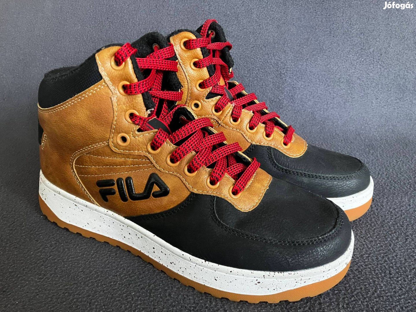 Új FILA Sneaker bélelt férfi 41-es cipő