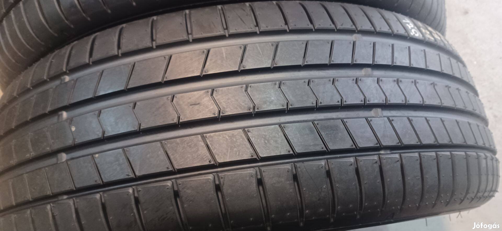 Új Falken Azenis SUV 235/60 R19 nyári gumik 120e./4db