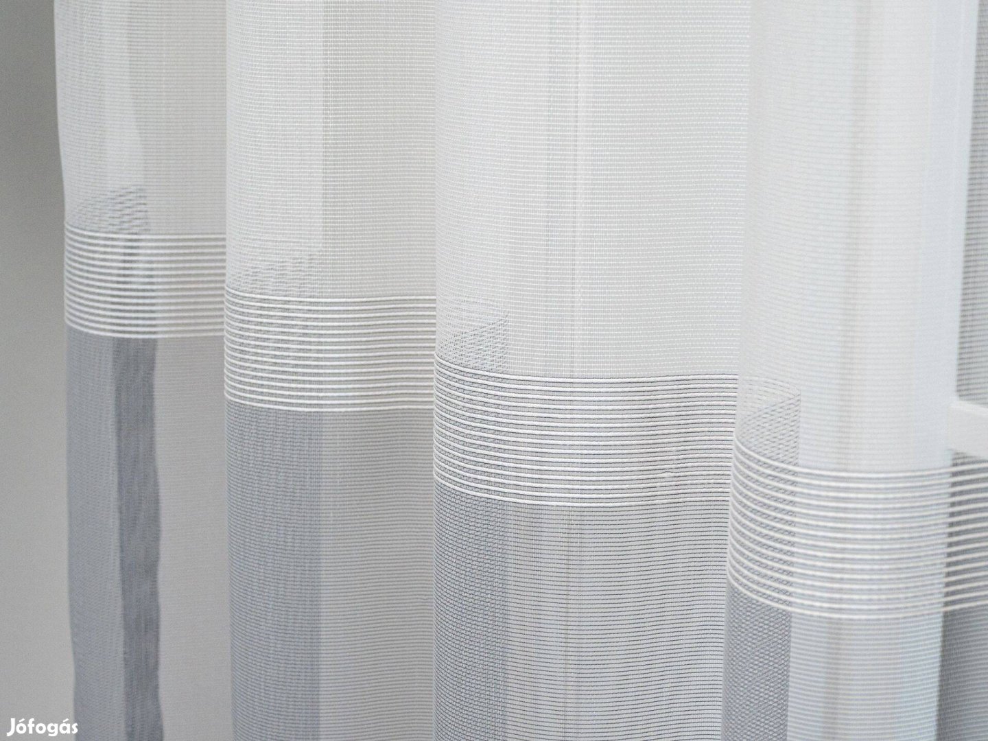 Új Fehér-szürke keresztbe csíkos függöny 4m x 305 cm