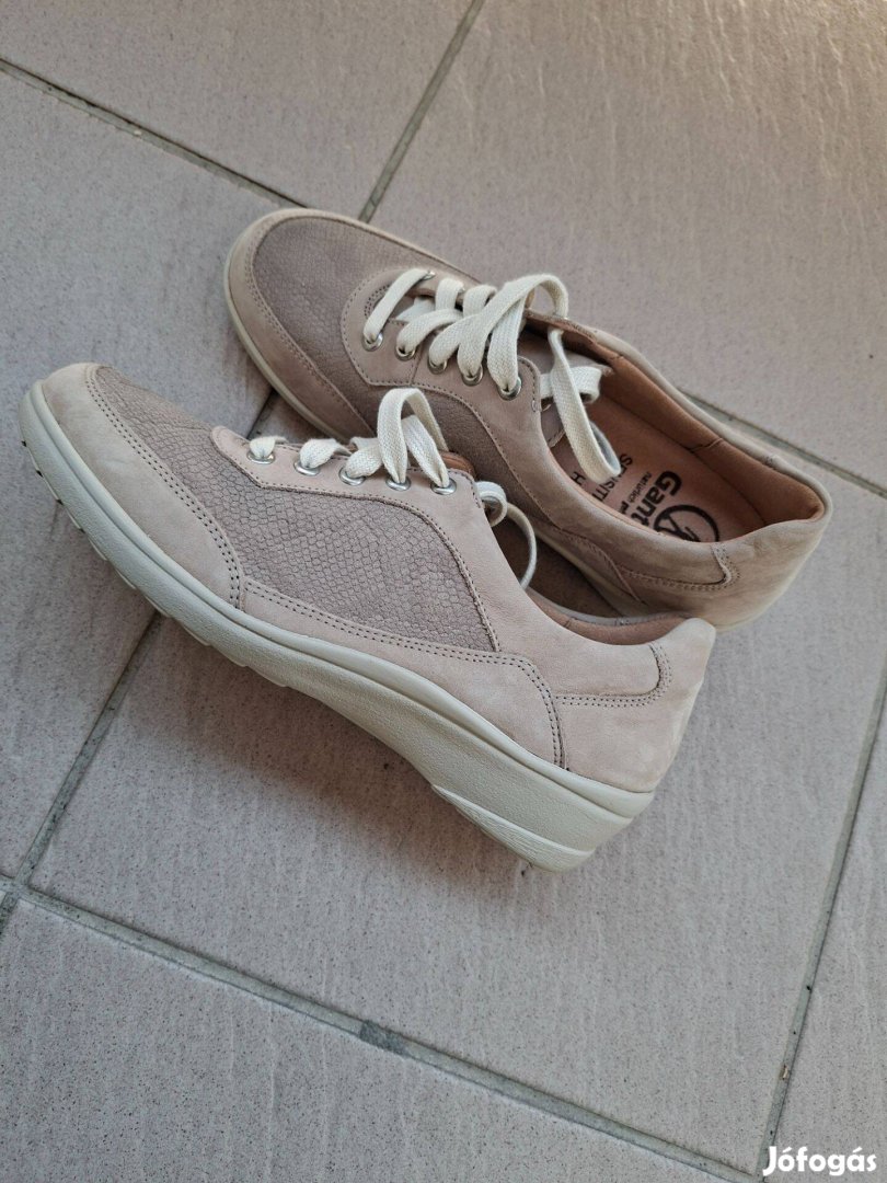 Új Ganter 39-es tavaszi női velúrbőr cipő