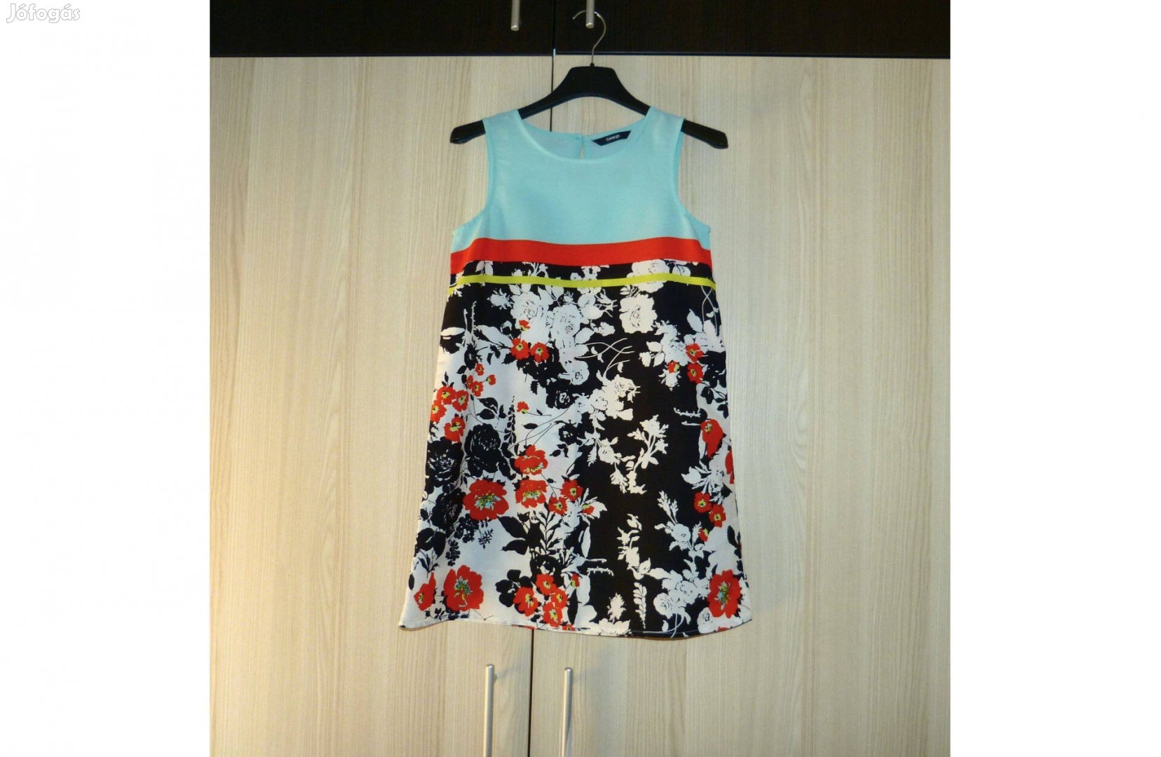 Új George lány ruha 128
