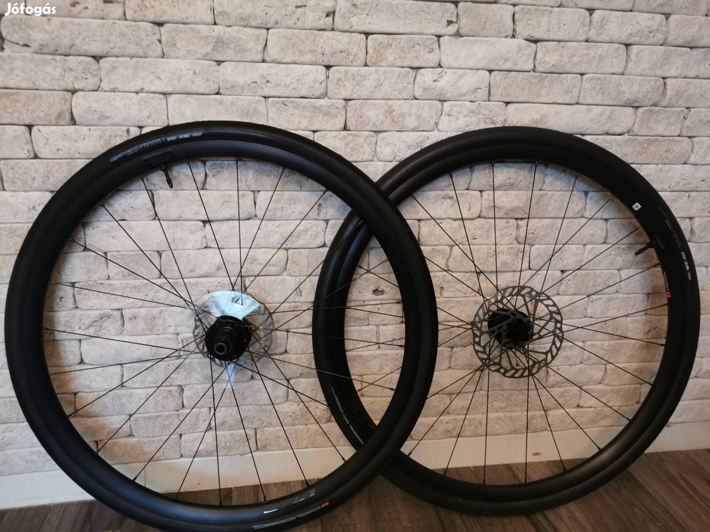 Új Giant P-R2 Disc tárcsafékes kerékszett külsővel (Tubeless)