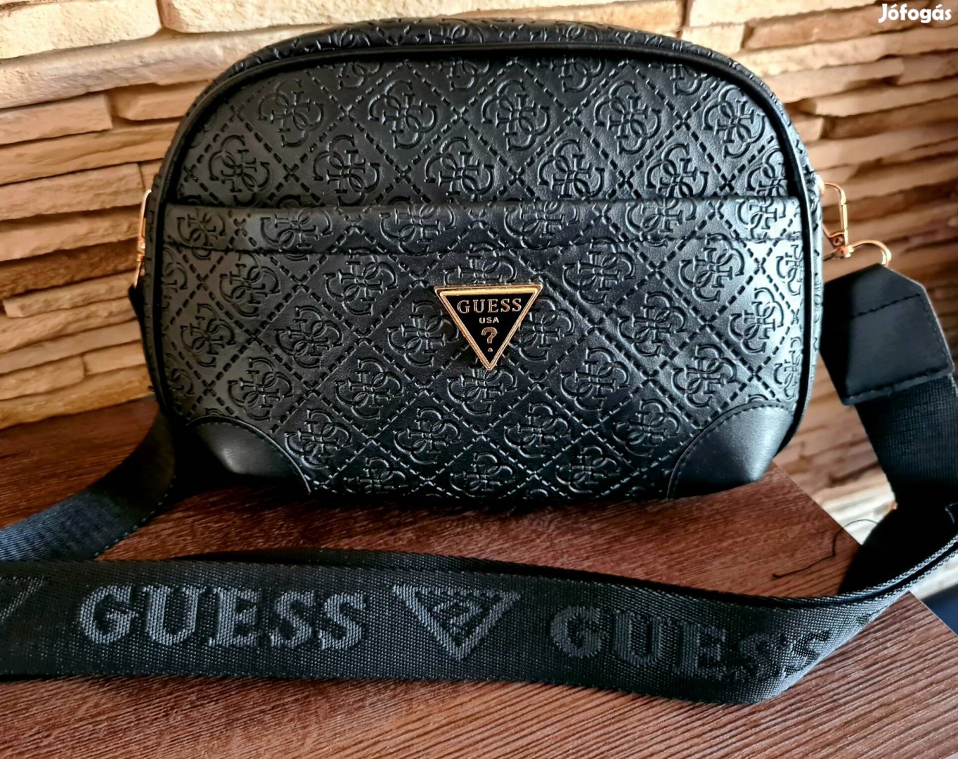 Új Guess fekete női oldaltáska/crossbody 