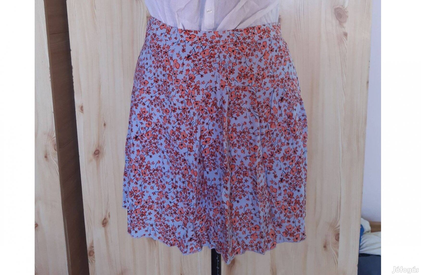 Új HM virágmintás térdig érő szoknya 44-es