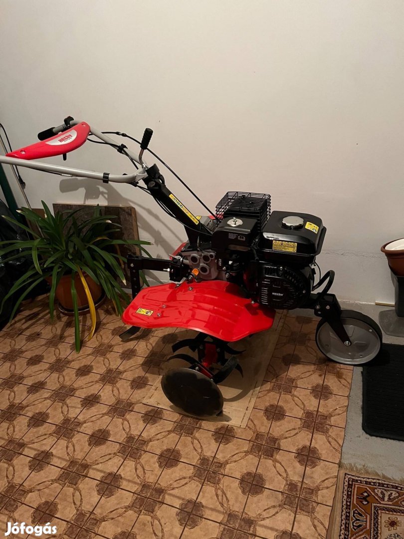 Új Hecht kapáló gép